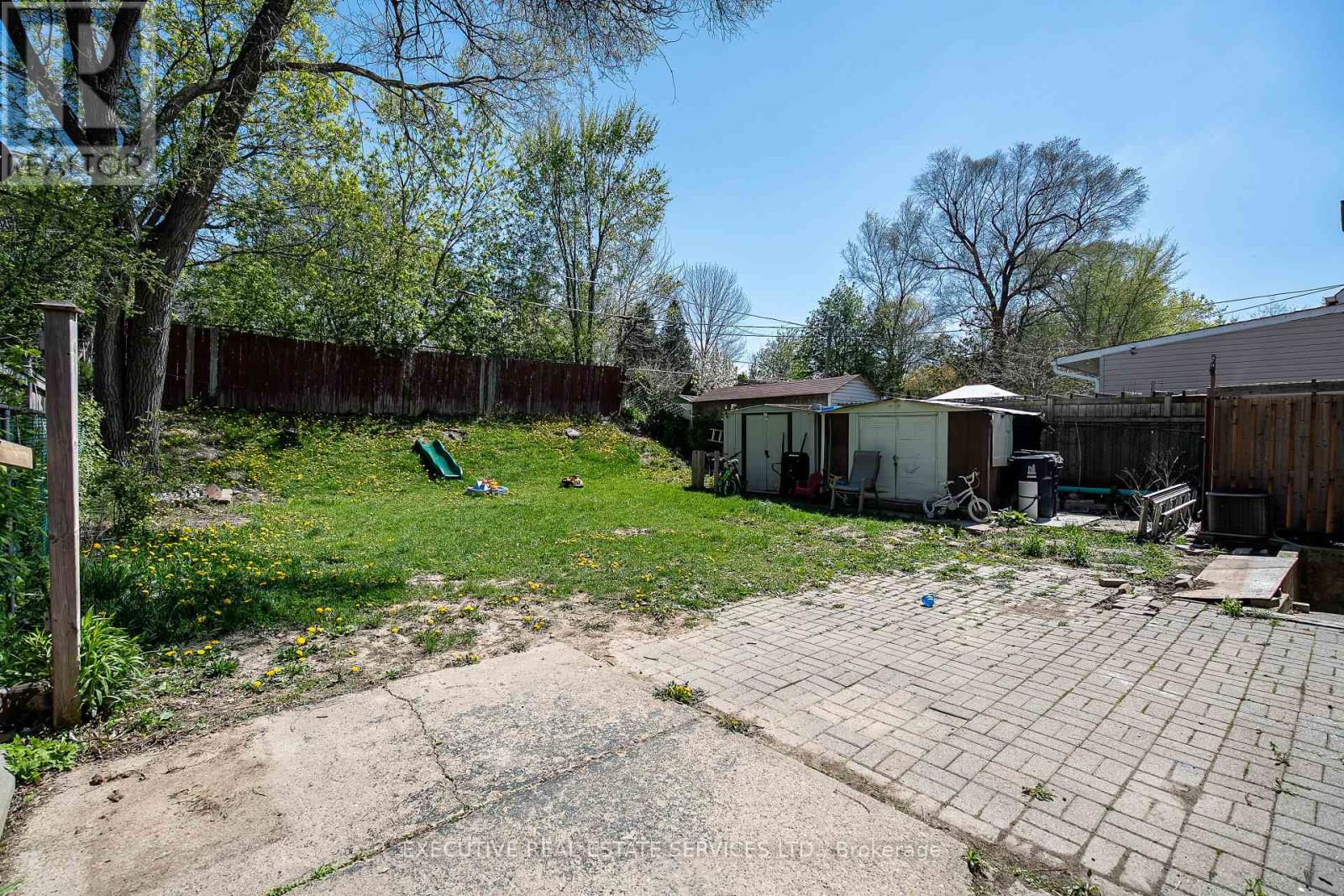 49 Trethewey Drive, Toronto (Beechborough-Greenbrook), Ontario  M6M 4B1 - Photo 36 - W12694004