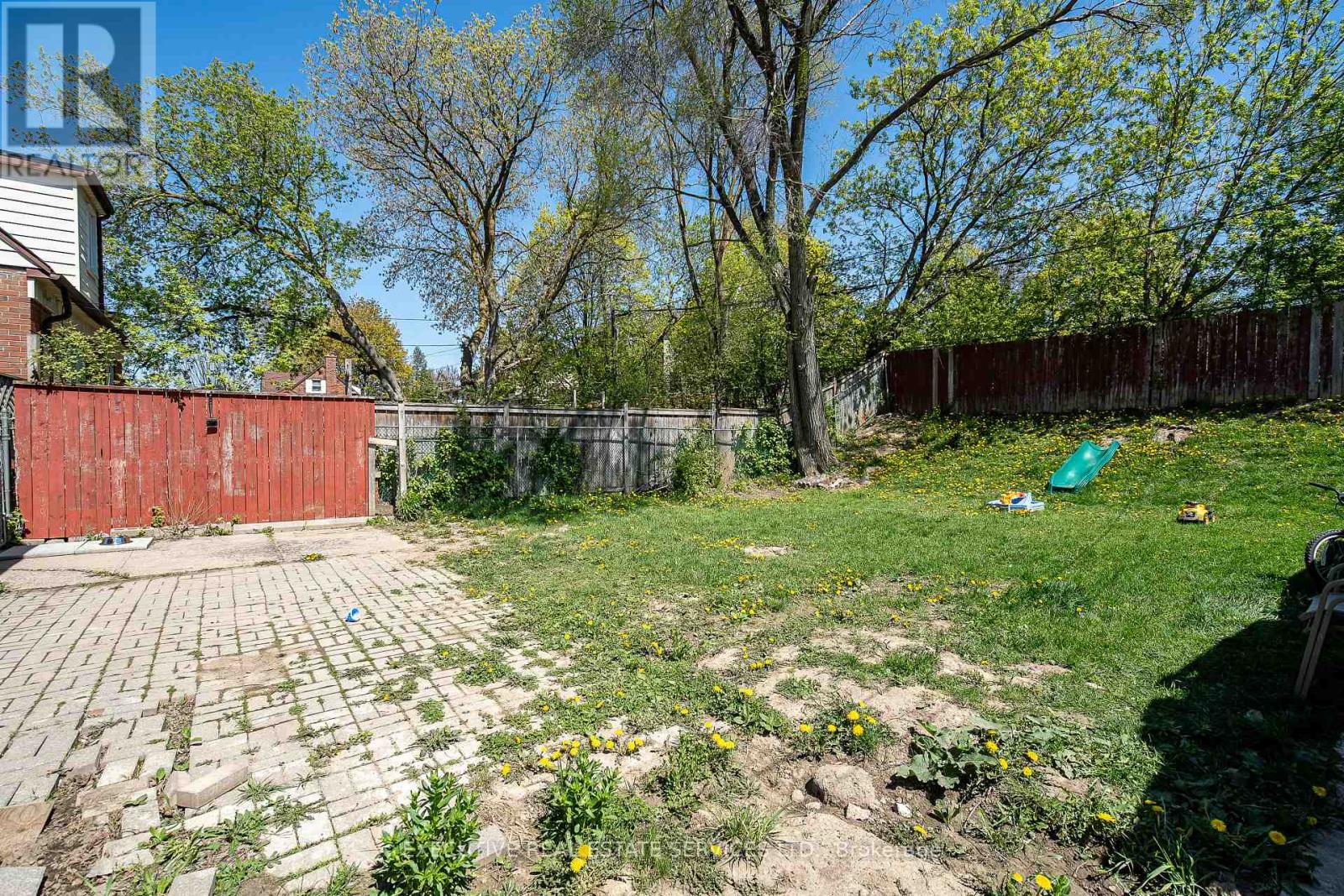 49 Trethewey Drive, Toronto (Beechborough-Greenbrook), Ontario  M6M 4B1 - Photo 37 - W12694004