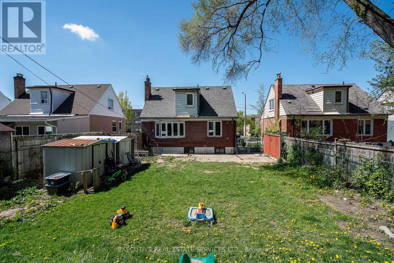 49 Trethewey Drive, Toronto (Beechborough-Greenbrook), Ontario  M6M 4B1 - Photo 39 - W12694004