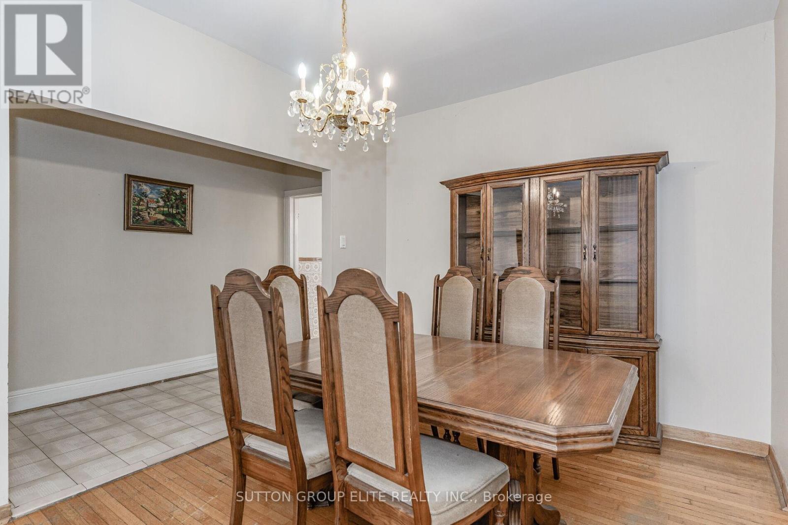 Upper - 23 Burnfield Avenue, Toronto (Dovercourt-Wallace Emerson-Junction), Ontario  M6G 1Y4 - Photo 10 - W12694016