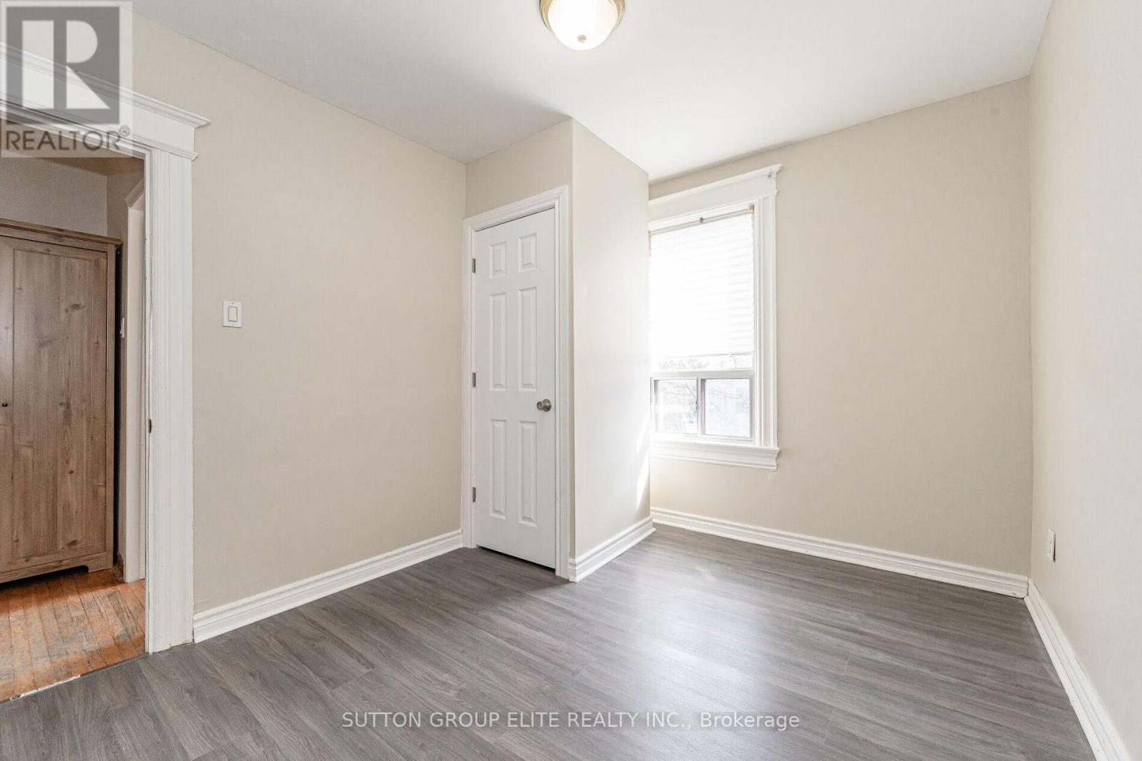 Upper - 23 Burnfield Avenue, Toronto (Dovercourt-Wallace Emerson-Junction), Ontario  M6G 1Y4 - Photo 24 - W12694016