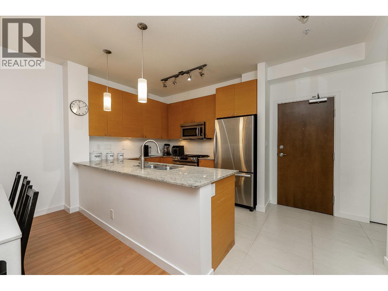 310 101 Morrissey Road, Port Moody, British Columbia  V3H 0E6 - Photo 3 - R3071683