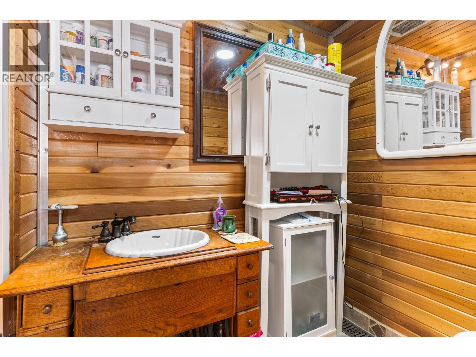 1867 Salisbury Avenue, Port Coquitlam, British Columbia  V3B 1X6 - Photo 10 - R3077705