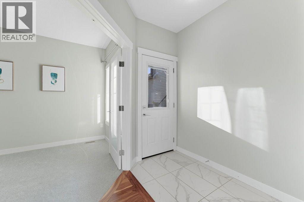 240 Nolanhurst Crescent Nw, Calgary, Alberta  T3R 0Z4 - Photo 4 - A2277044