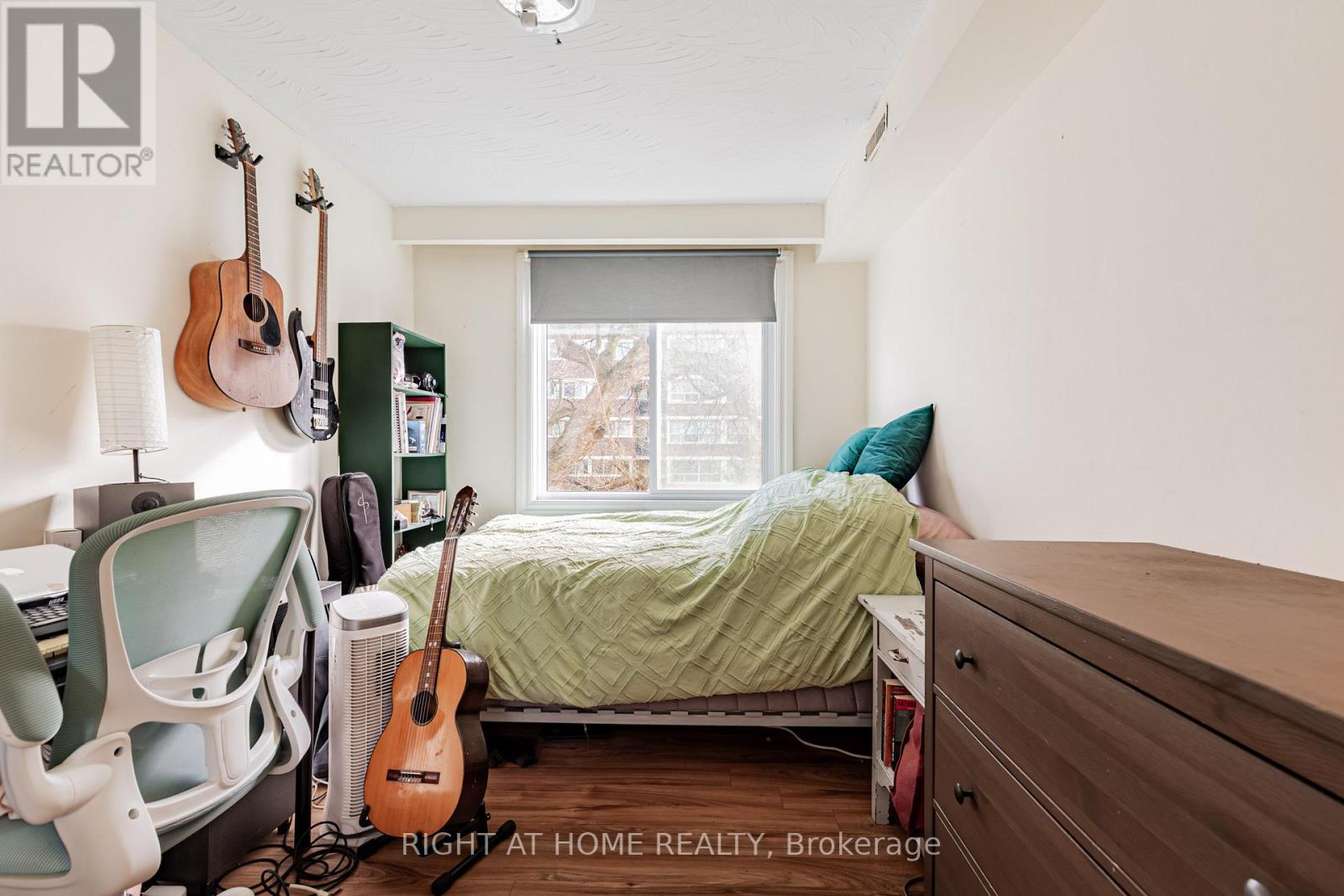 333 Bain Avenue, Toronto, Ontario  M4J 1B9 - Photo 12 - E12574050