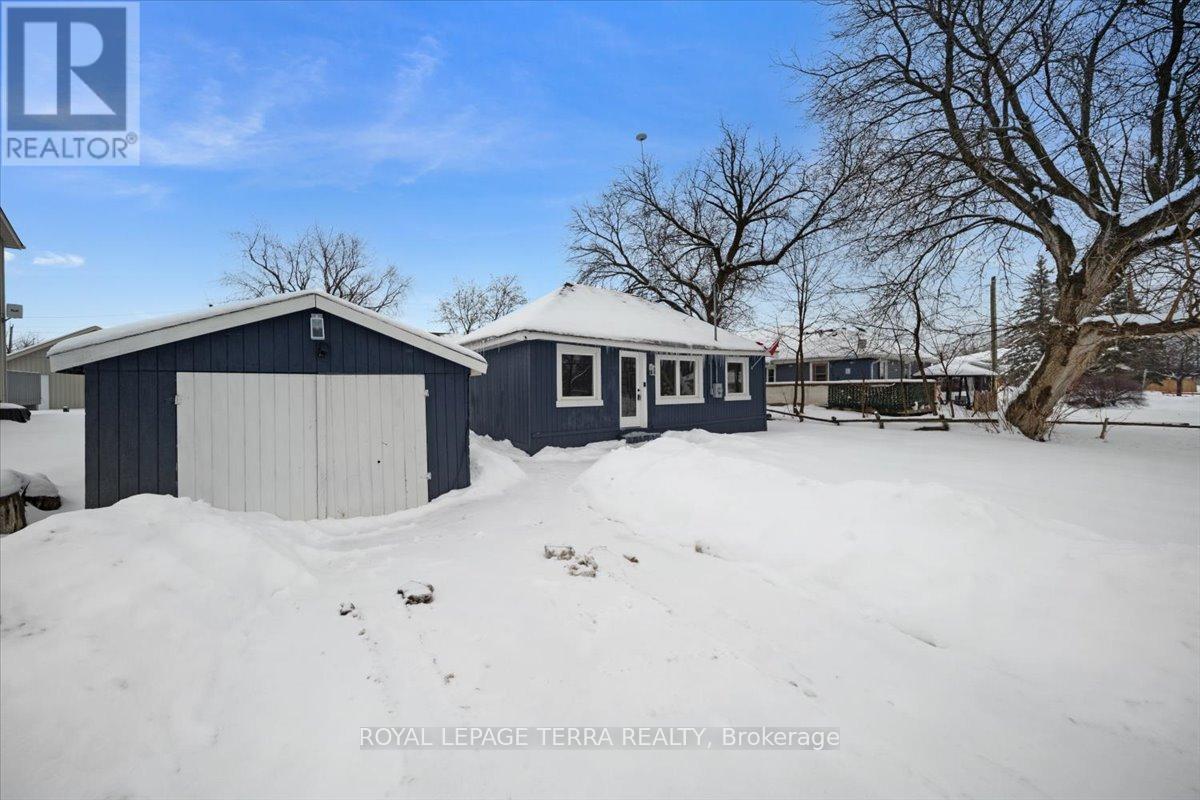 999 Ewart Street, Innisfil, Ontario  L0L 1C0 - Photo 4 - N12694042