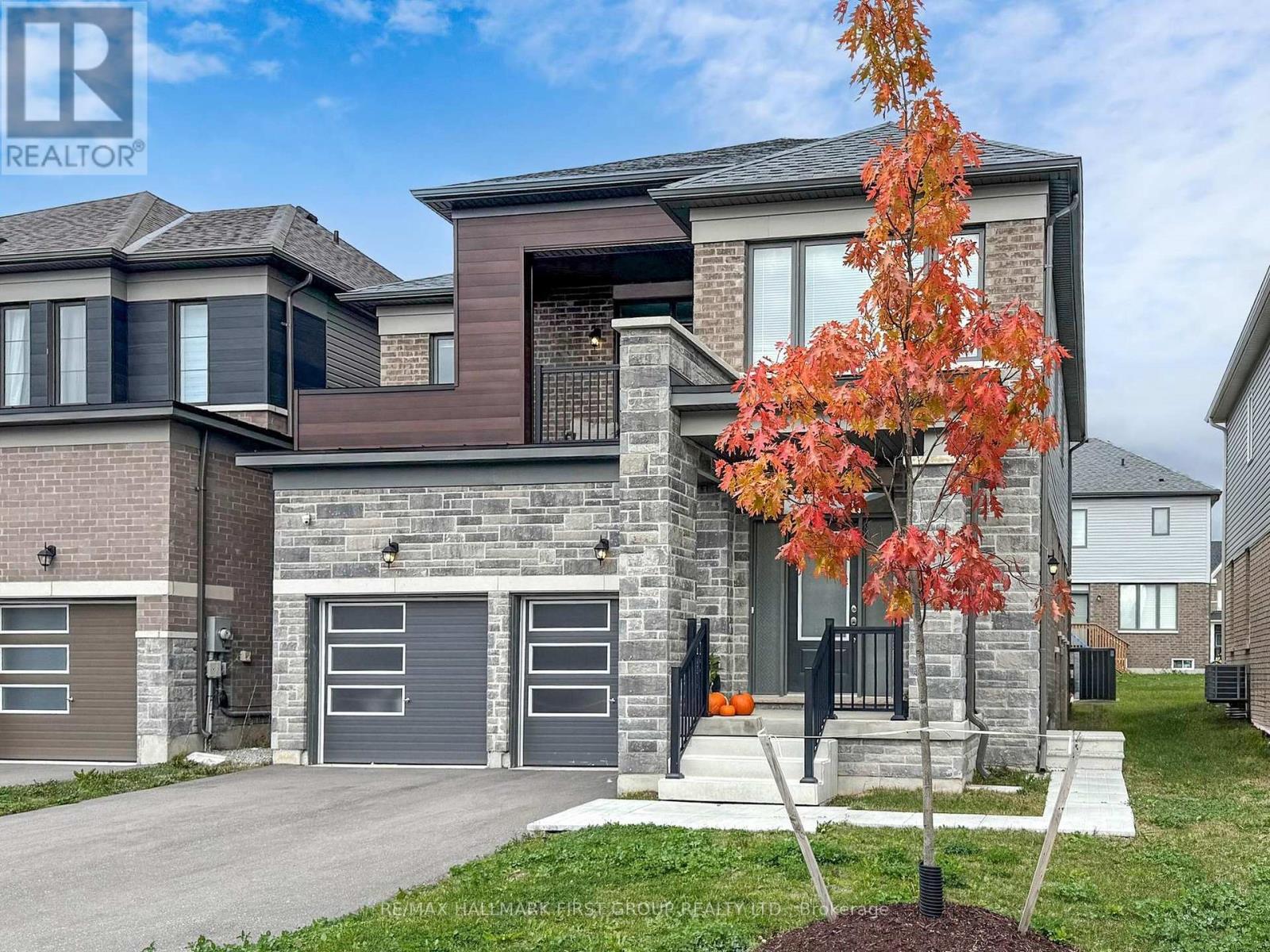 18 Ludlow Drive, Barrie, Ontario  L9J 0L8 - Photo 2 - S12694032