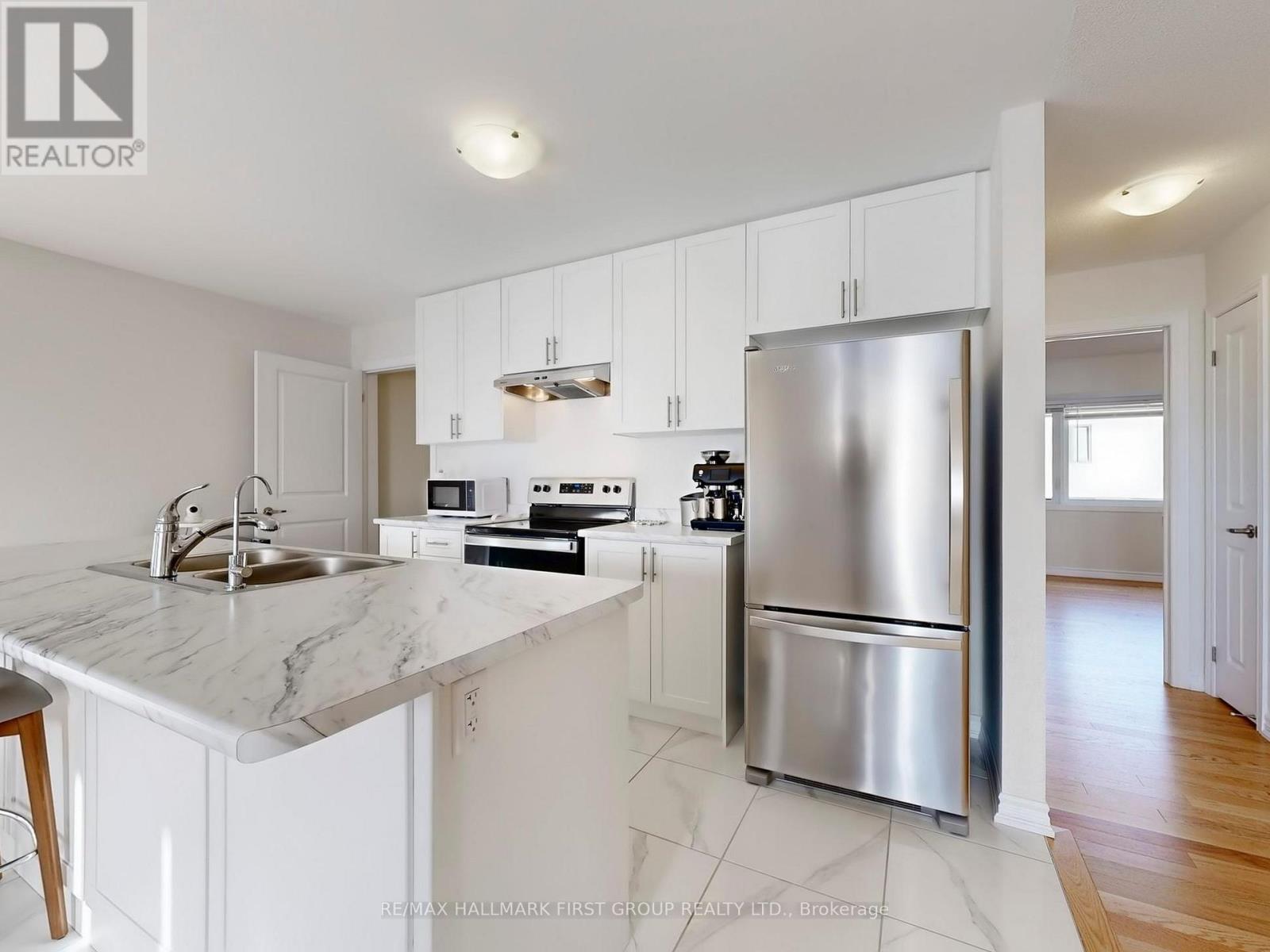 18 Ludlow Drive, Barrie, Ontario  L9J 0L8 - Photo 32 - S12694032