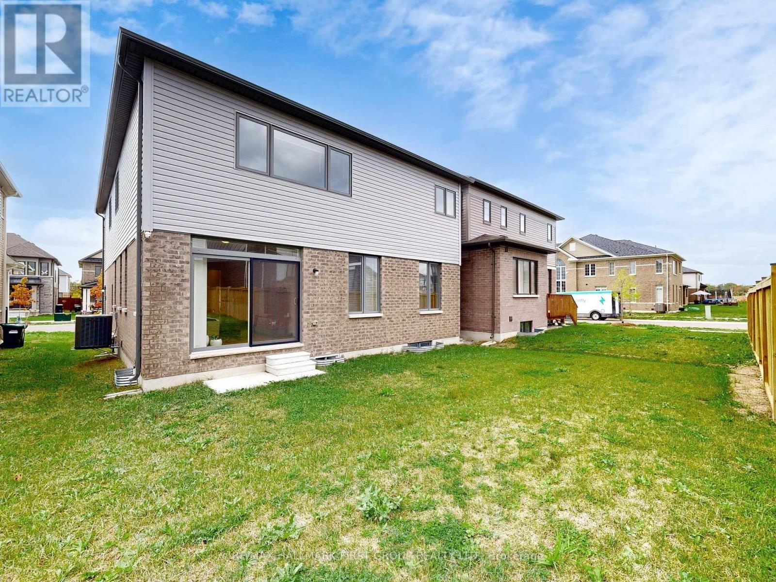 18 Ludlow Drive, Barrie, Ontario  L9J 0L8 - Photo 44 - S12694032