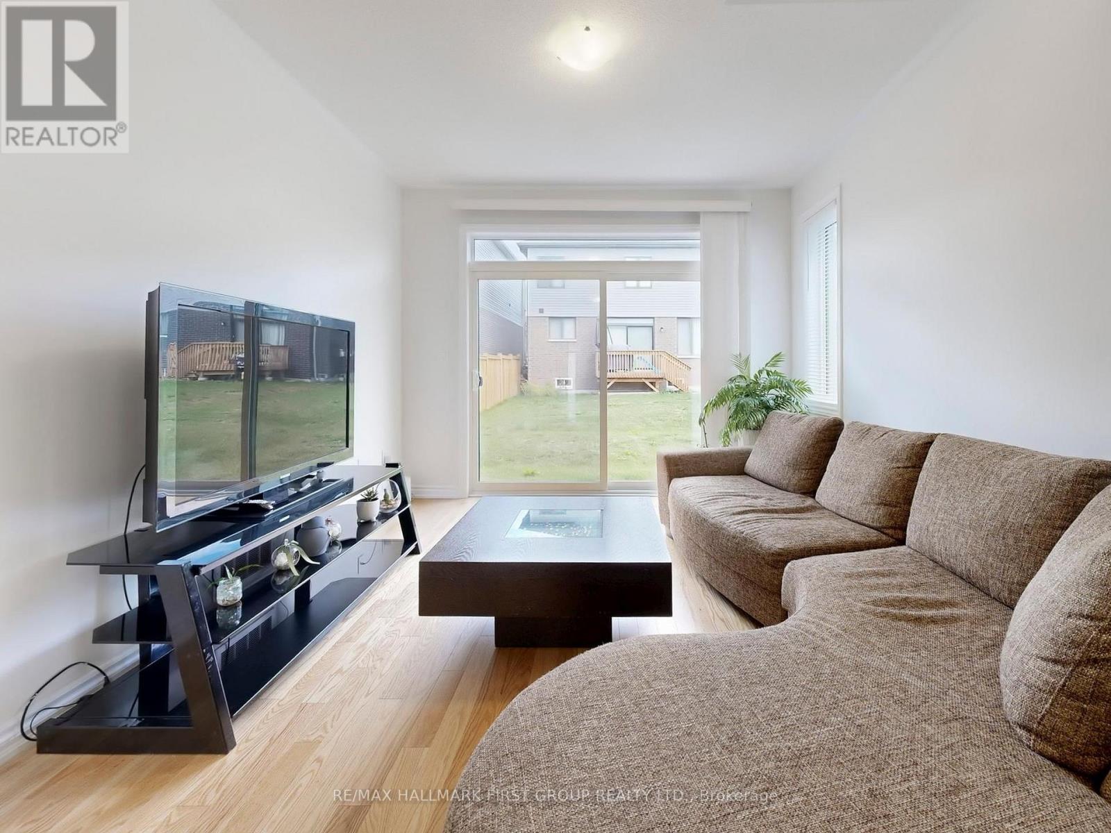 18 Ludlow Drive, Barrie, Ontario  L9J 0L8 - Photo 10 - S12694032