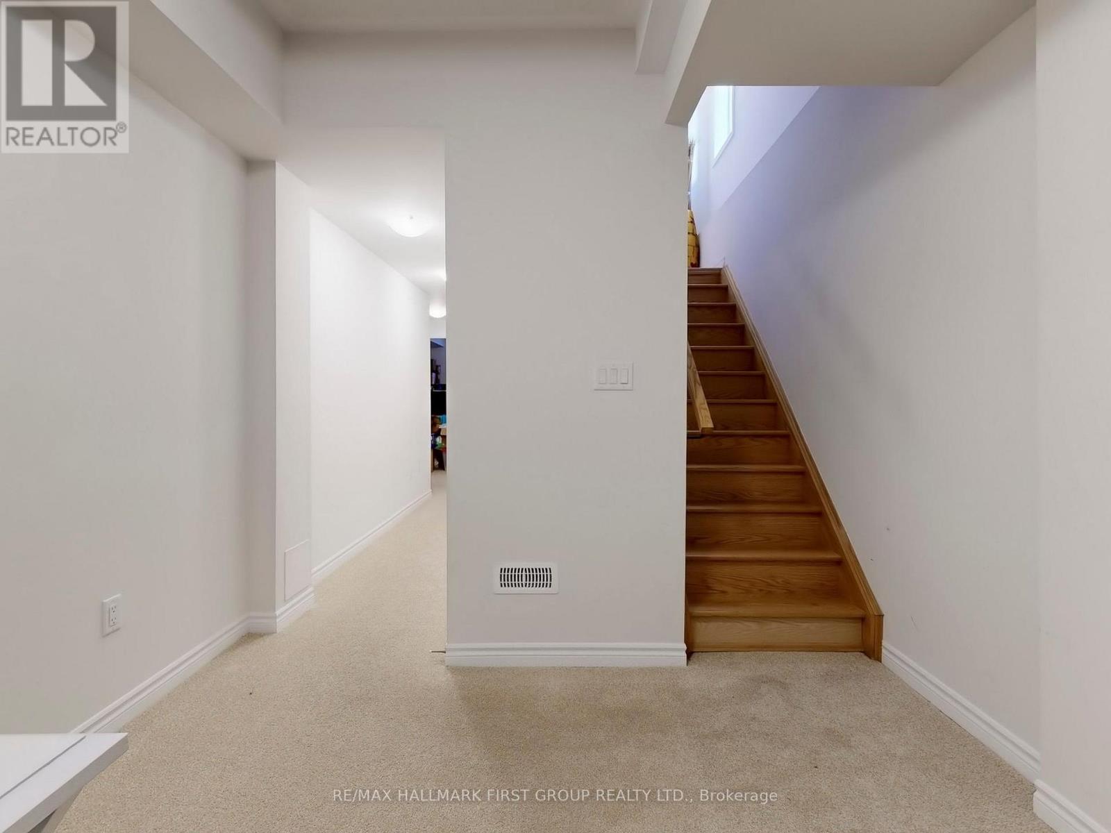 18 Ludlow Drive, Barrie, Ontario  L9J 0L8 - Photo 19 - S12694032