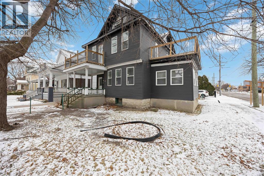 211 George Street, Sarnia, Ontario  N7T 4N8 - Photo 3 - 26001035