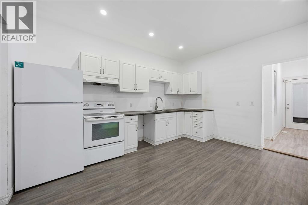 211 George Street, Sarnia, Ontario  N7T 4N8 - Photo 9 - 26001029