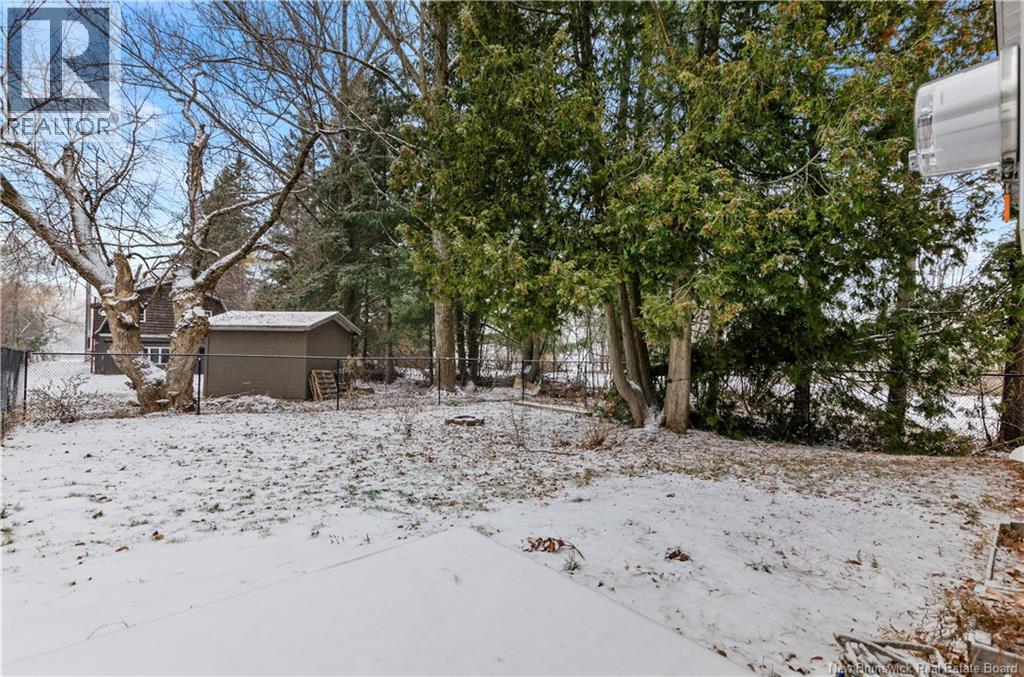124 Riverside Drive, Fredericton, New Brunswick E3A 3Y1 - Photo 3 - NB131999