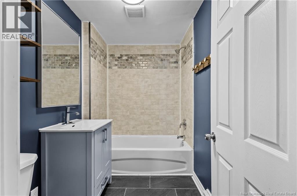 124 Riverside Drive, Fredericton, New Brunswick E3A 3Y1 - Photo 11 - NB131999