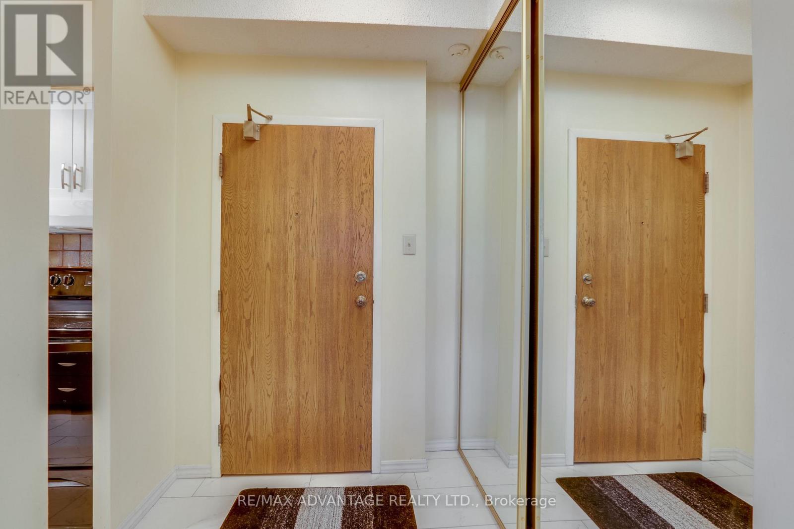 105 - 521 Riverside Drive, London North, Ontario  N6H 5E2 - Photo 5 - X12694094