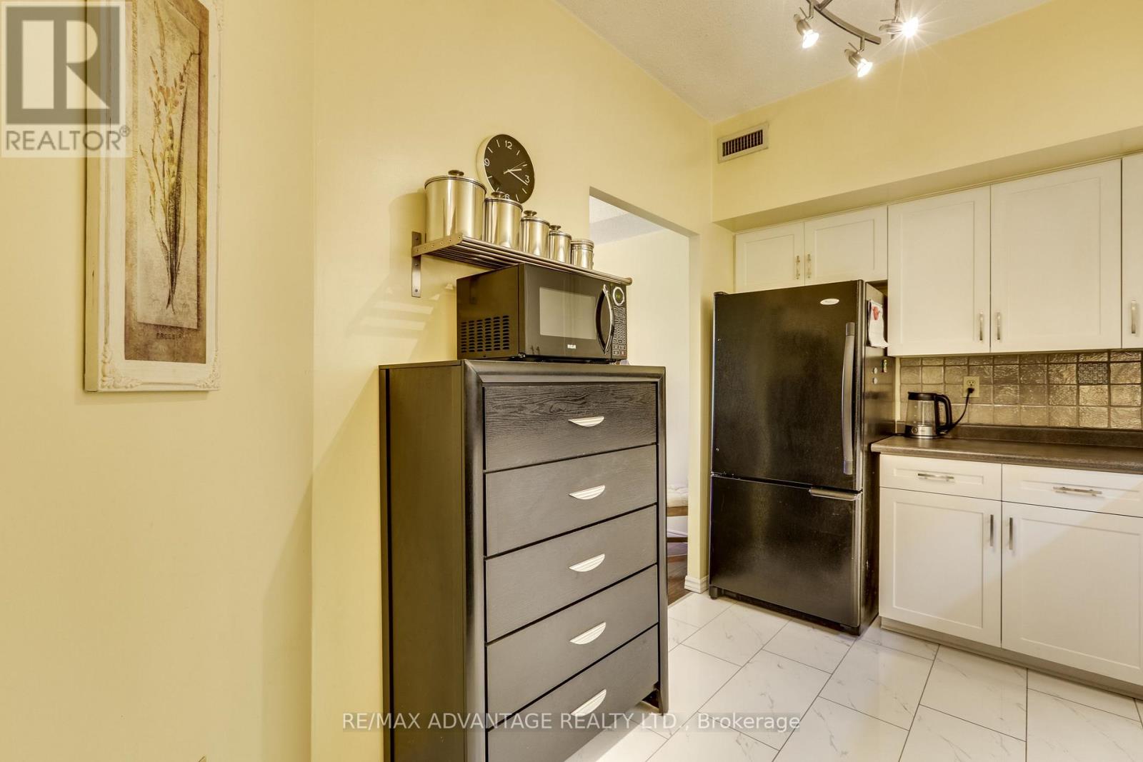 105 - 521 Riverside Drive, London North, Ontario  N6H 5E2 - Photo 7 - X12694094