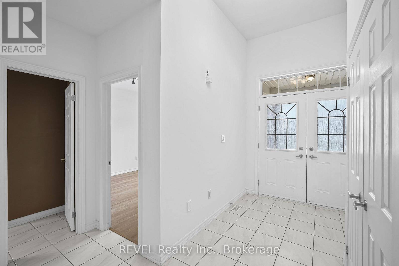 1214 Green Acres Drive, Fort Erie (Crescent Park), Ontario  L2A 5P2 - Photo 9 - X12694050