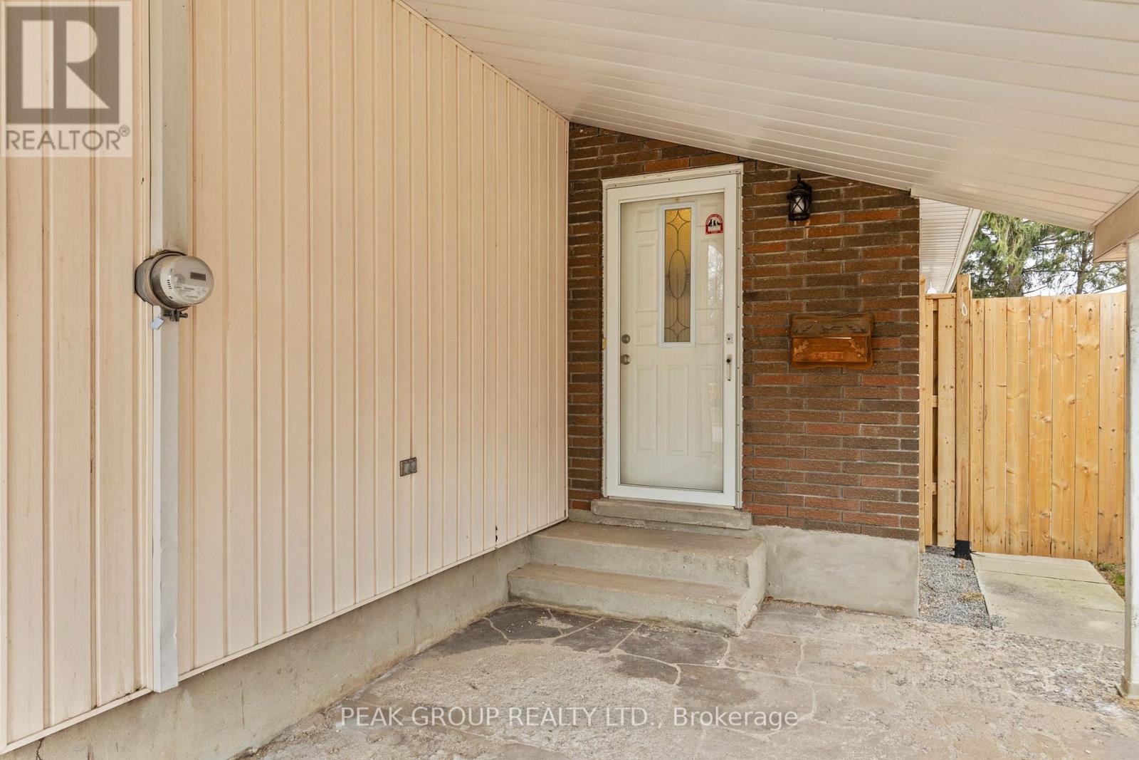 8 Holden Street, St. Catharines, Ontario  L2M 4V2 - Photo 3 - X12694052