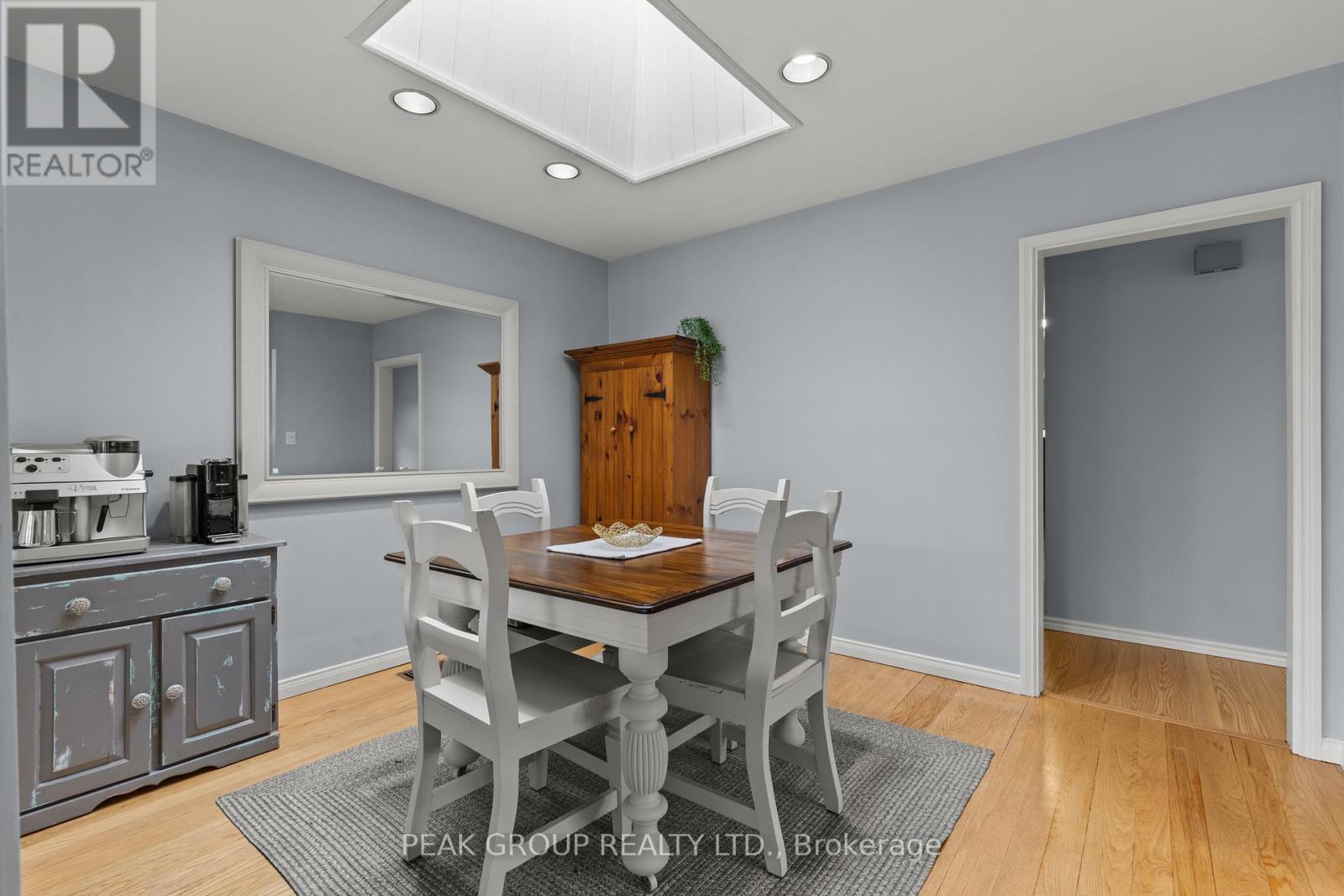 8 Holden Street, St. Catharines, Ontario  L2M 4V2 - Photo 9 - X12694052