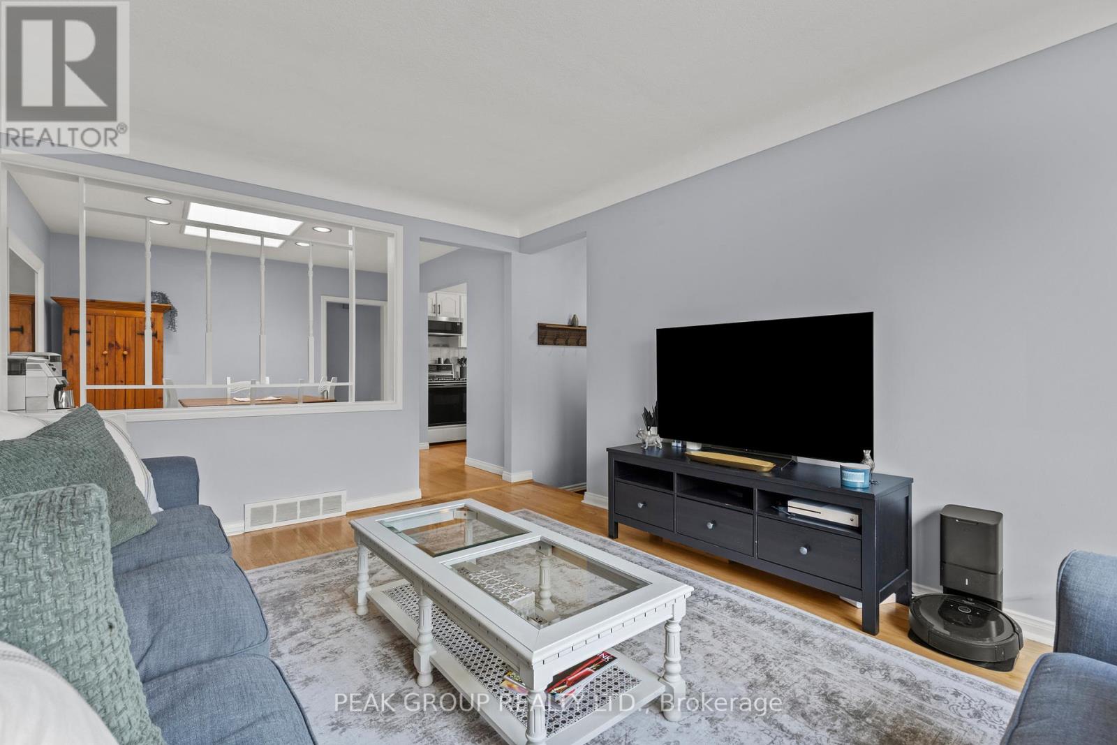 8 Holden Street, St. Catharines, Ontario  L2M 4V2 - Photo 5 - X12694052