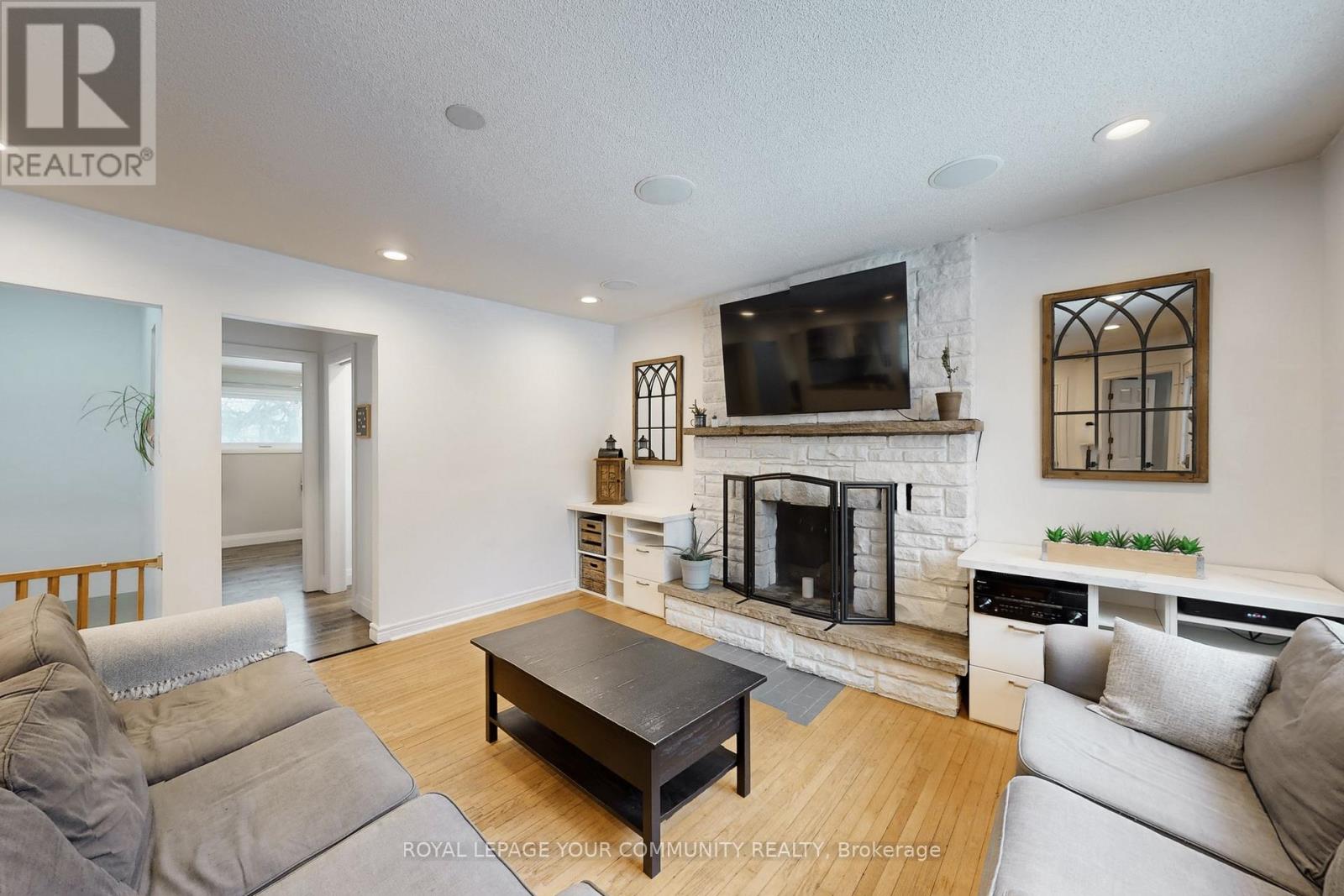 8 Victor Drive, Whitchurch-Stouffville, Ontario  L4A 3G5 - Photo 13 - N12694100