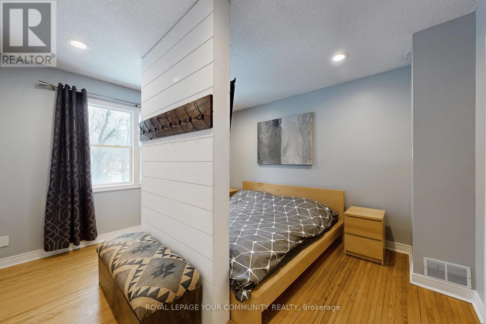 8 Victor Drive, Whitchurch-Stouffville, Ontario  L4A 3G5 - Photo 17 - N12694100