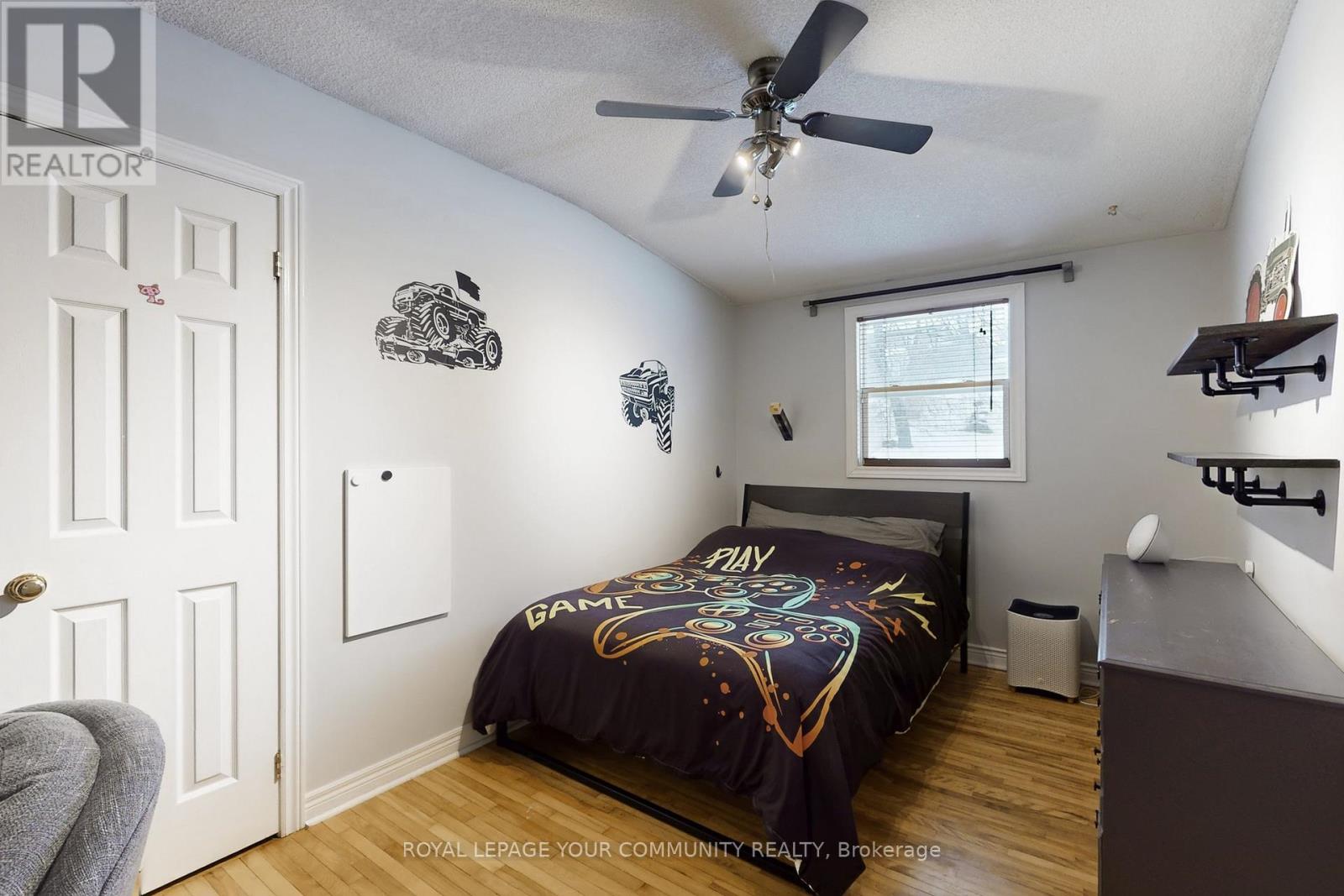 8 Victor Drive, Whitchurch-Stouffville, Ontario  L4A 3G5 - Photo 21 - N12694100