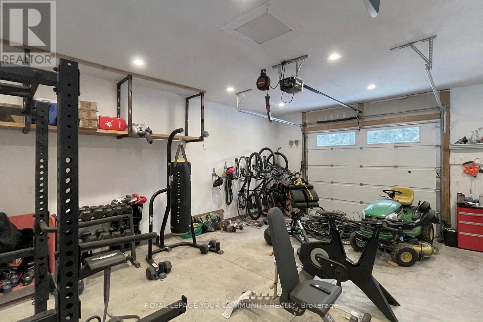 8 Victor Drive, Whitchurch-Stouffville, Ontario  L4A 3G5 - Photo 34 - N12694100