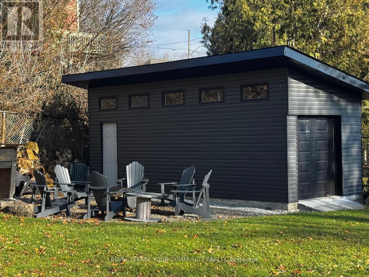 8 Victor Drive, Whitchurch-Stouffville, Ontario  L4A 3G5 - Photo 38 - N12694100