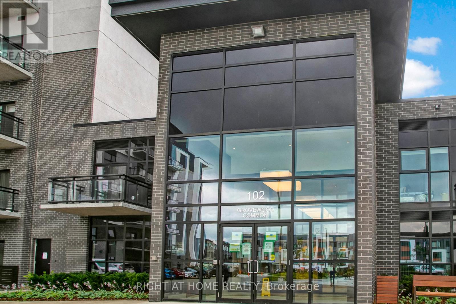 603 - 102 Grovewood Common, Oakville, Ontario  L6H 0X2 - Photo 1 - W12694106