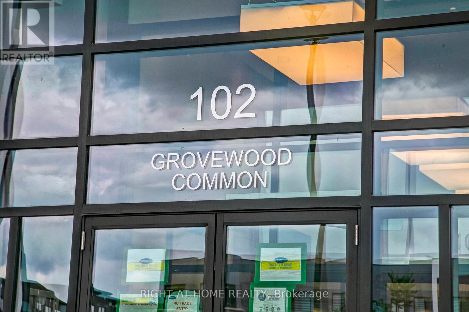 603 - 102 Grovewood Common, Oakville, Ontario  L6H 0X2 - Photo 3 - W12694106