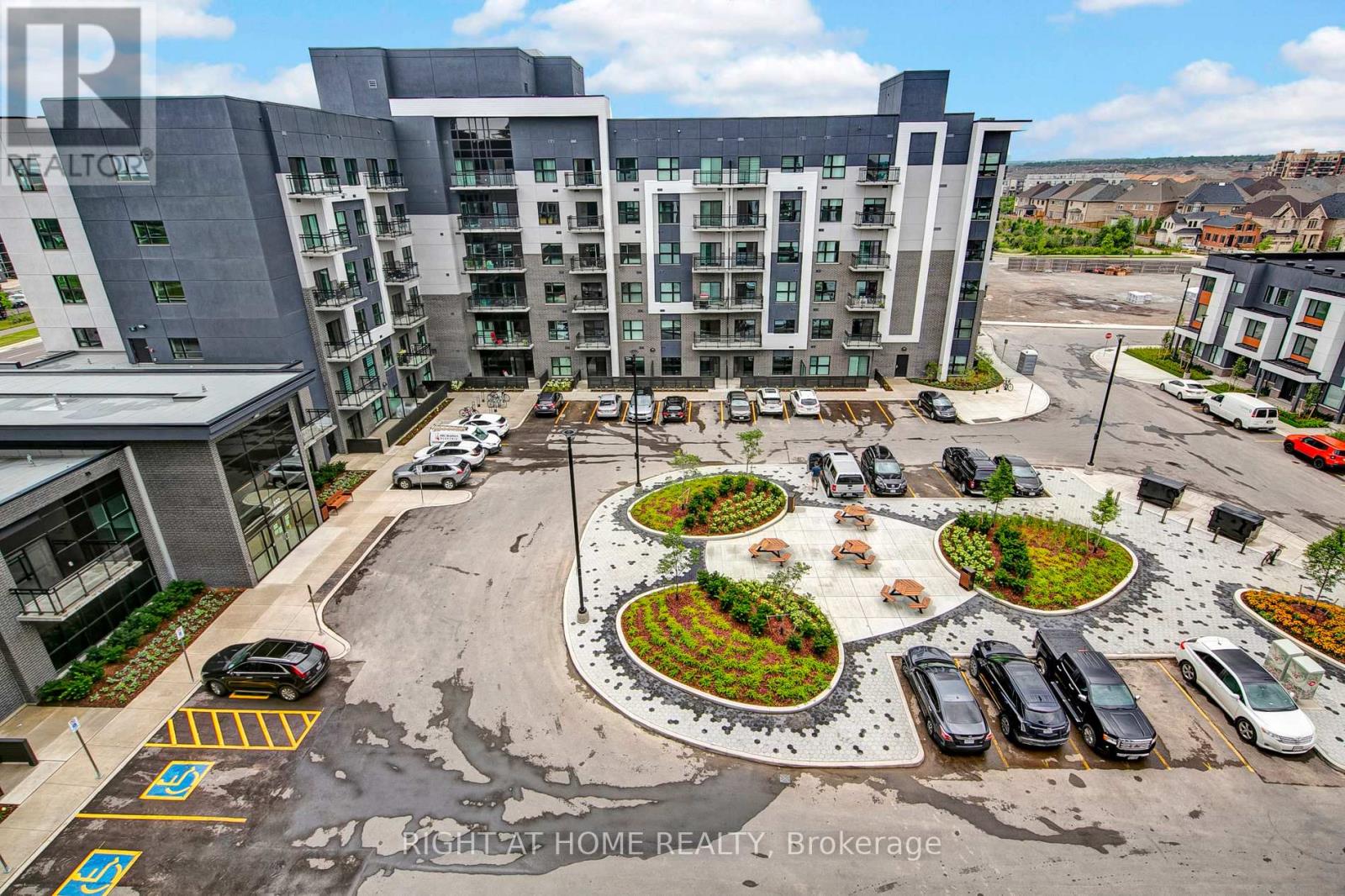 603 - 102 Grovewood Common, Oakville, Ontario  L6H 0X2 - Photo 40 - W12694106