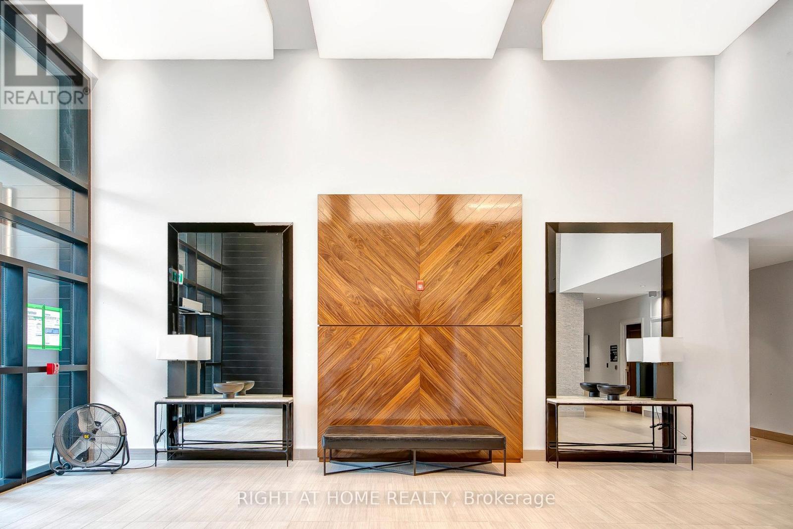 603 - 102 Grovewood Common, Oakville, Ontario  L6H 0X2 - Photo 5 - W12694106