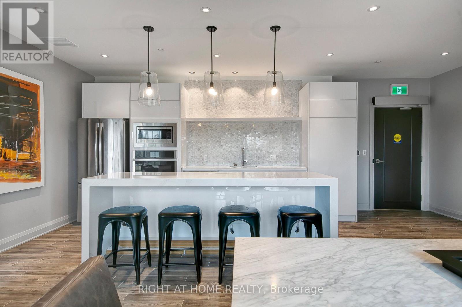 603 - 102 Grovewood Common, Oakville, Ontario  L6H 0X2 - Photo 8 - W12694106