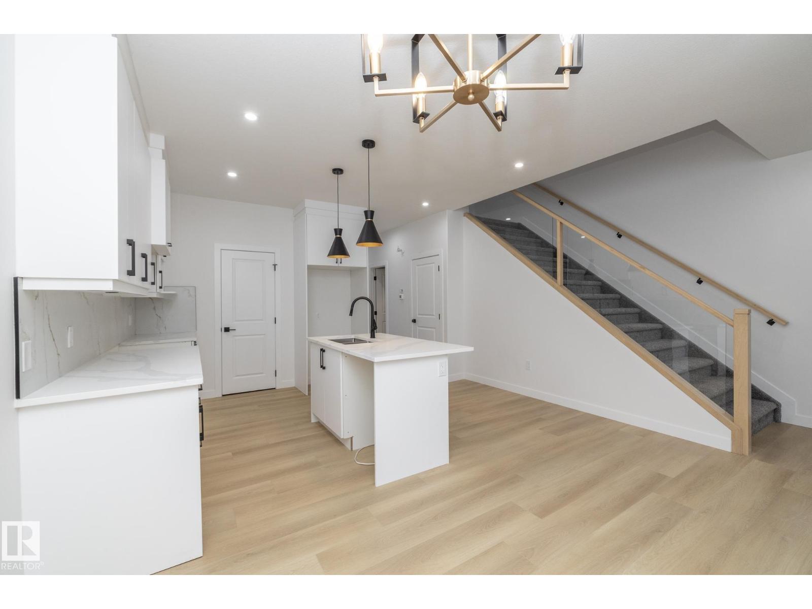 9805 106 Av, Morinville, Alberta  T8R 2P2 - Photo 11 - E4469728