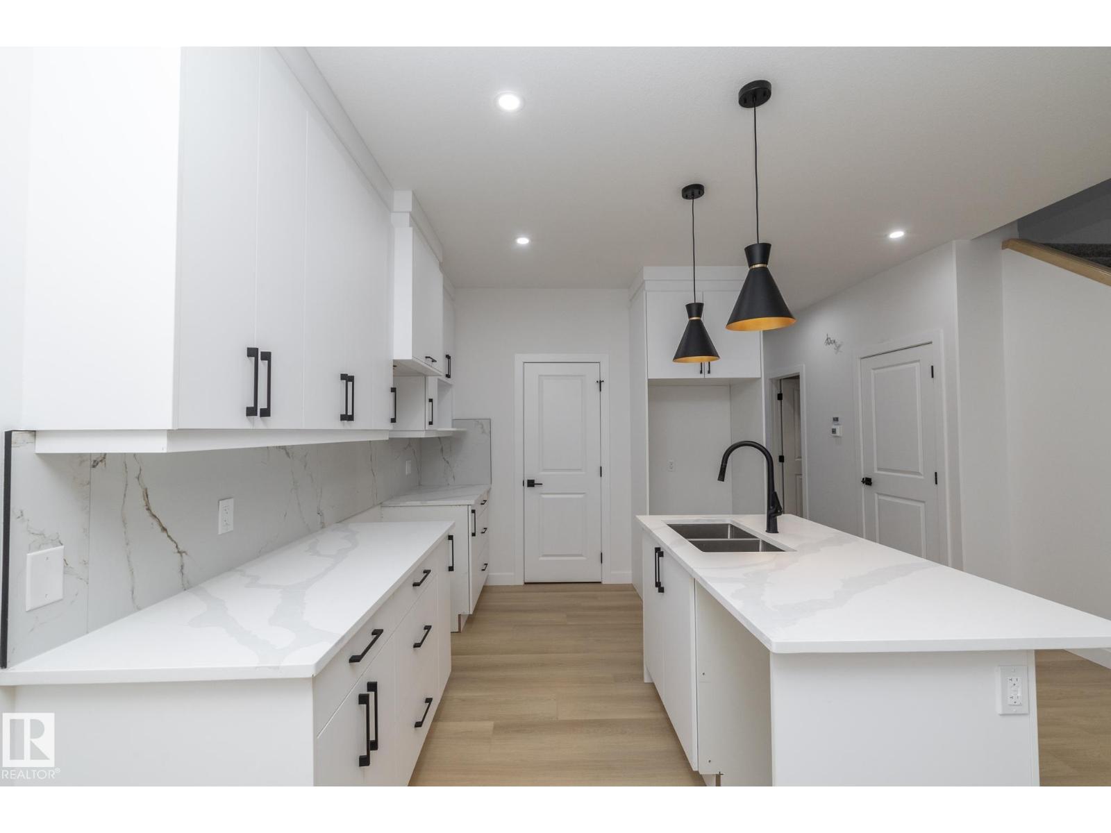 9805 106 Av, Morinville, Alberta  T8R 2P2 - Photo 10 - E4469728