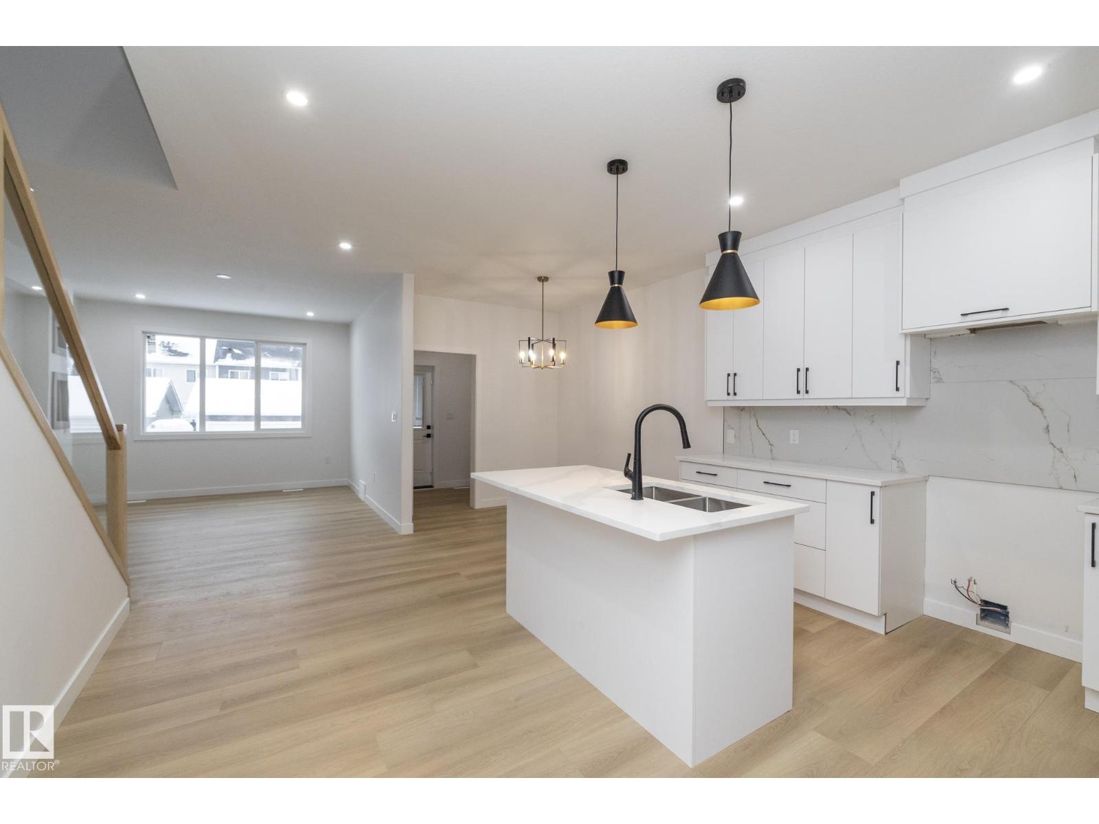 9805 106 Av, Morinville, Alberta  T8R 2P2 - Photo 9 - E4469728