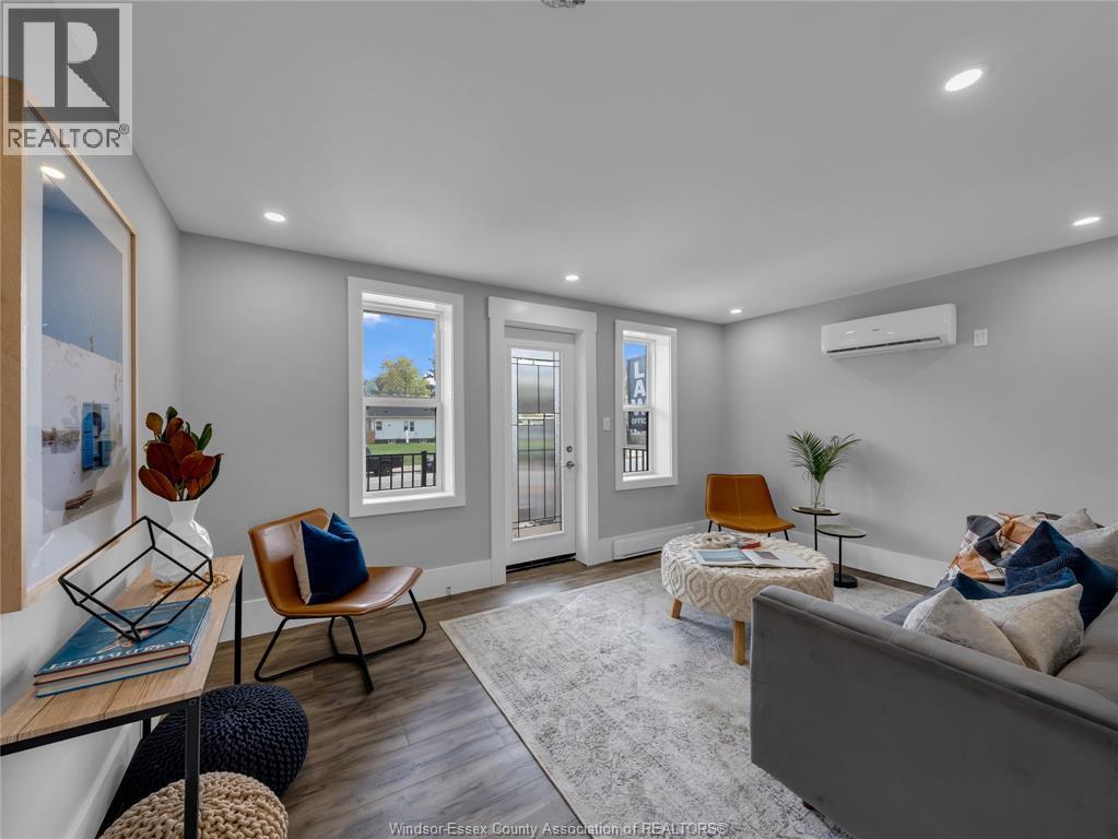 MLS# 26001037: 1766 University AVENUE West Unit# 3, Windsor, Canada