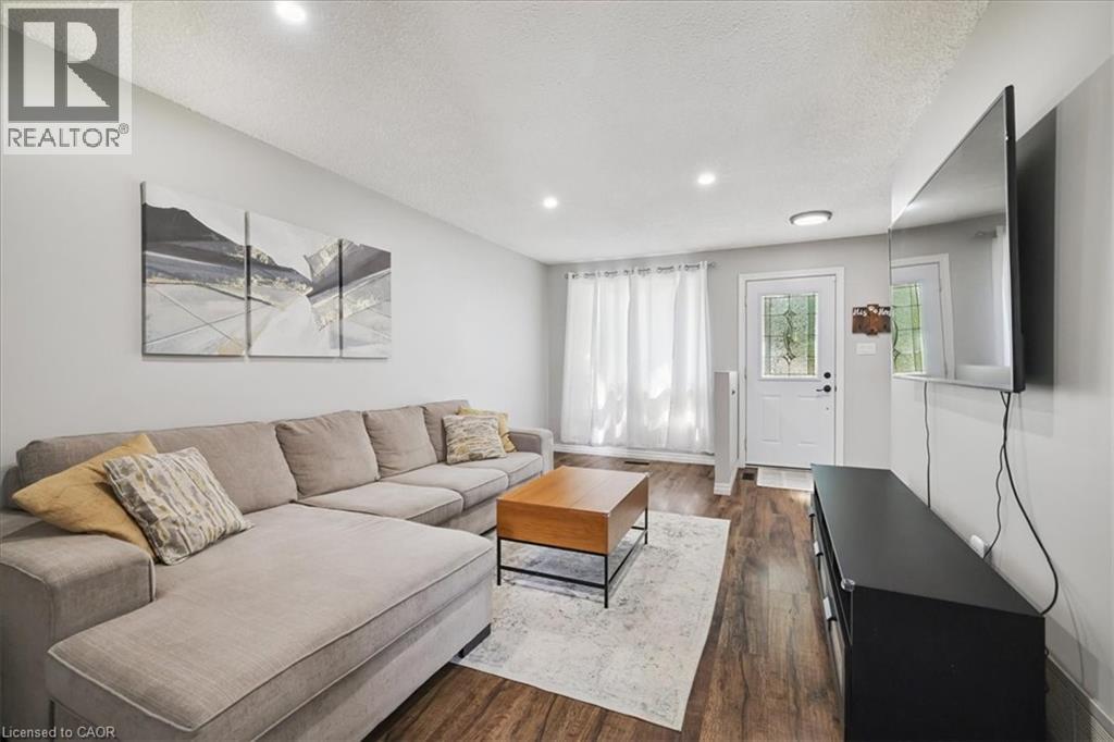 9 Inglewood Street, Brantford, Ontario  N3P 1A4 - Photo 5 - 40797943