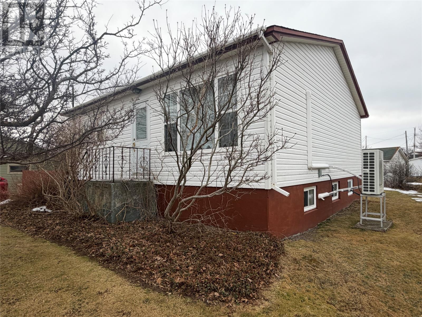 9 Elizabeth Avenue, Grand Bank, Newfoundland & Labrador  A0E 1W0 - Photo 1 - 1293728