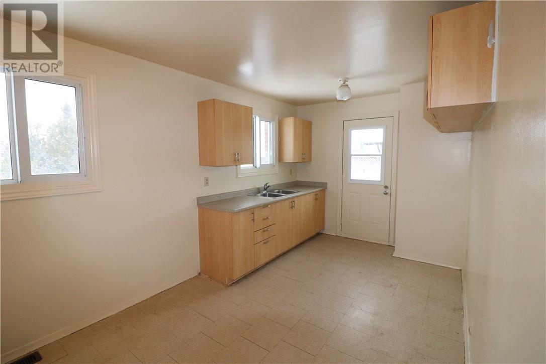 1548 Briar Avenue, Greater Sudbury, Ontario  P3A 4J1 - Photo 5 - 2126077