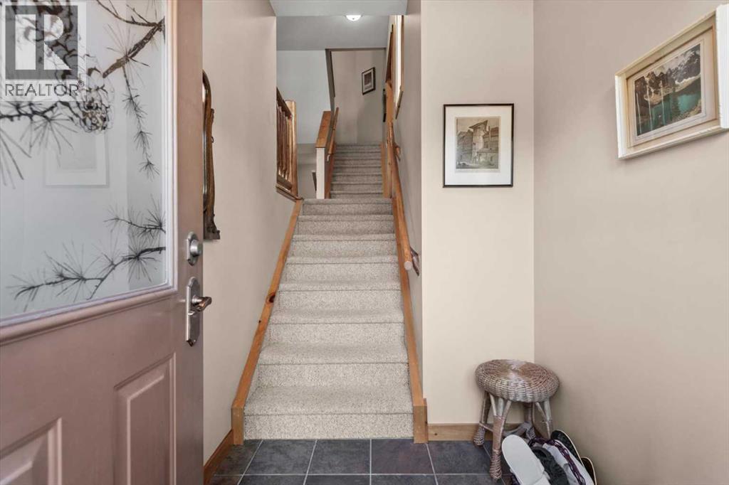 1073 Wilson Way, Canmore, Alberta  T1W 3C5 - Photo 4 - A2265573