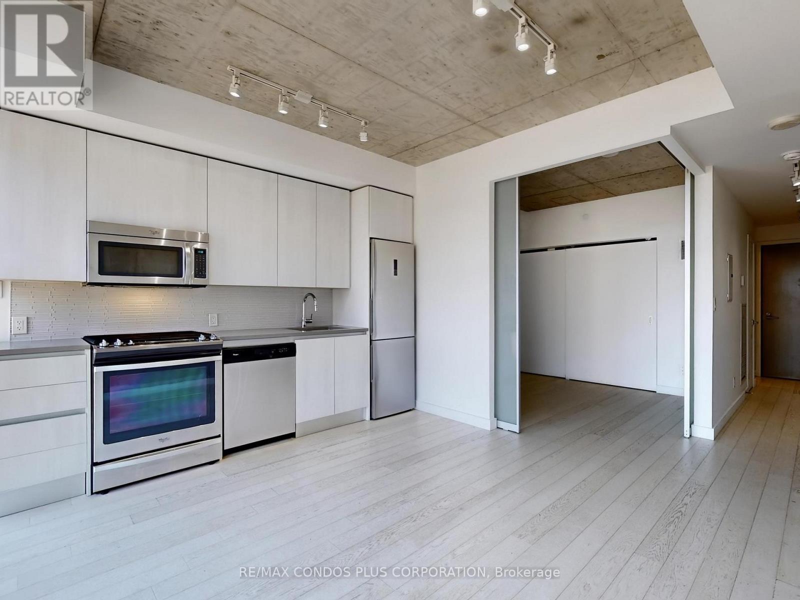 705 - 111 Bathurst Street, Toronto, Ontario  M5V 0M9 - Photo 17 - C12694142