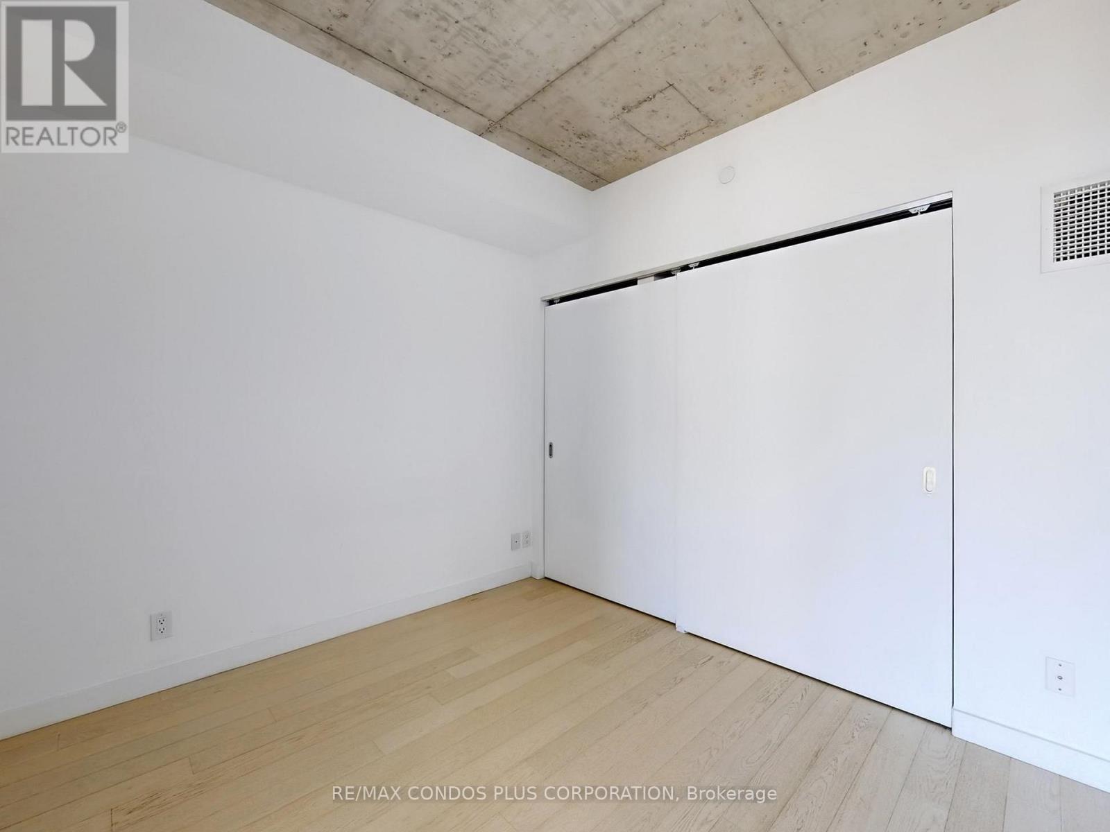 705 - 111 Bathurst Street, Toronto, Ontario  M5V 0M9 - Photo 24 - C12694142