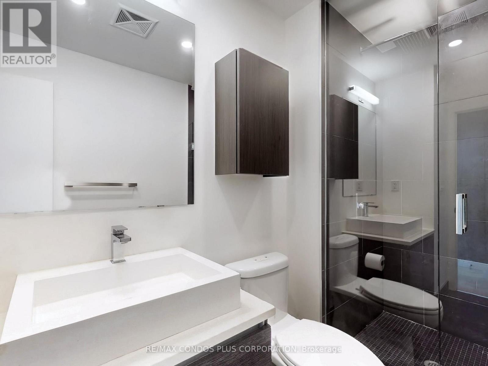 705 - 111 Bathurst Street, Toronto, Ontario  M5V 0M9 - Photo 31 - C12694142