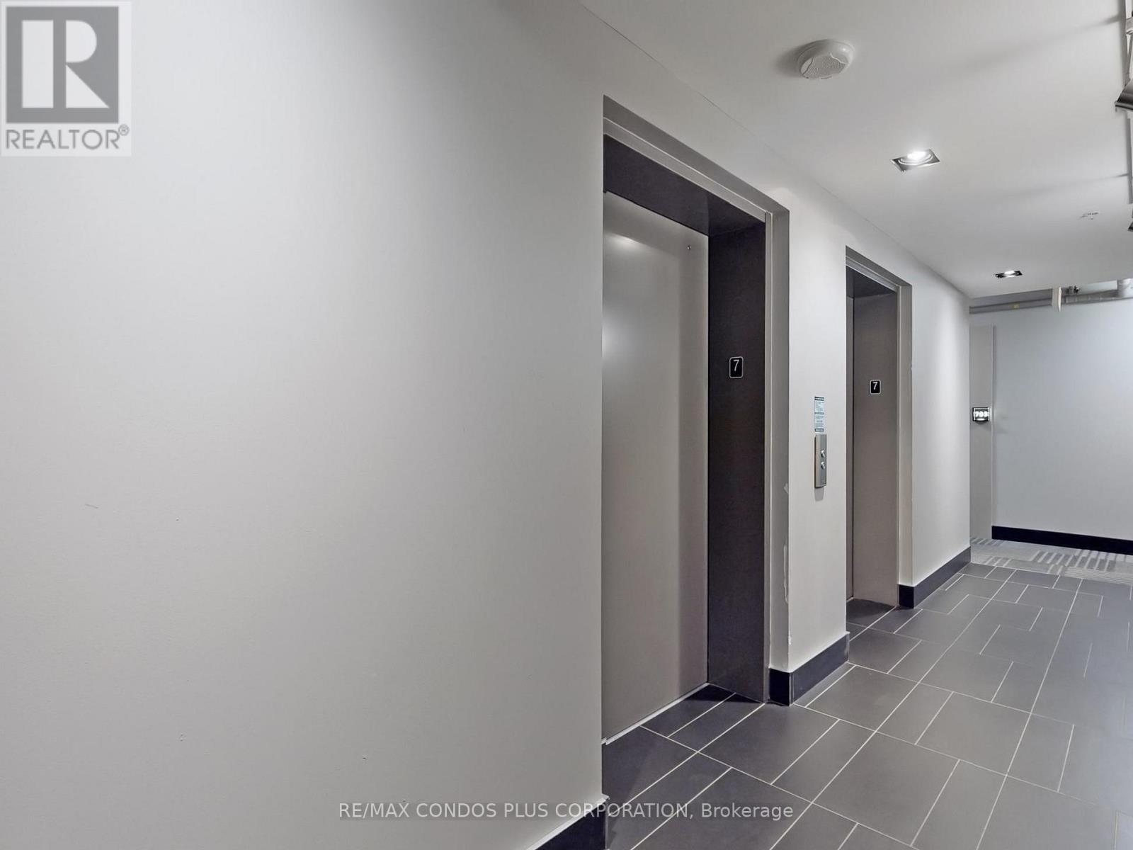 705 - 111 Bathurst Street, Toronto, Ontario  M5V 0M9 - Photo 12 - C12694142