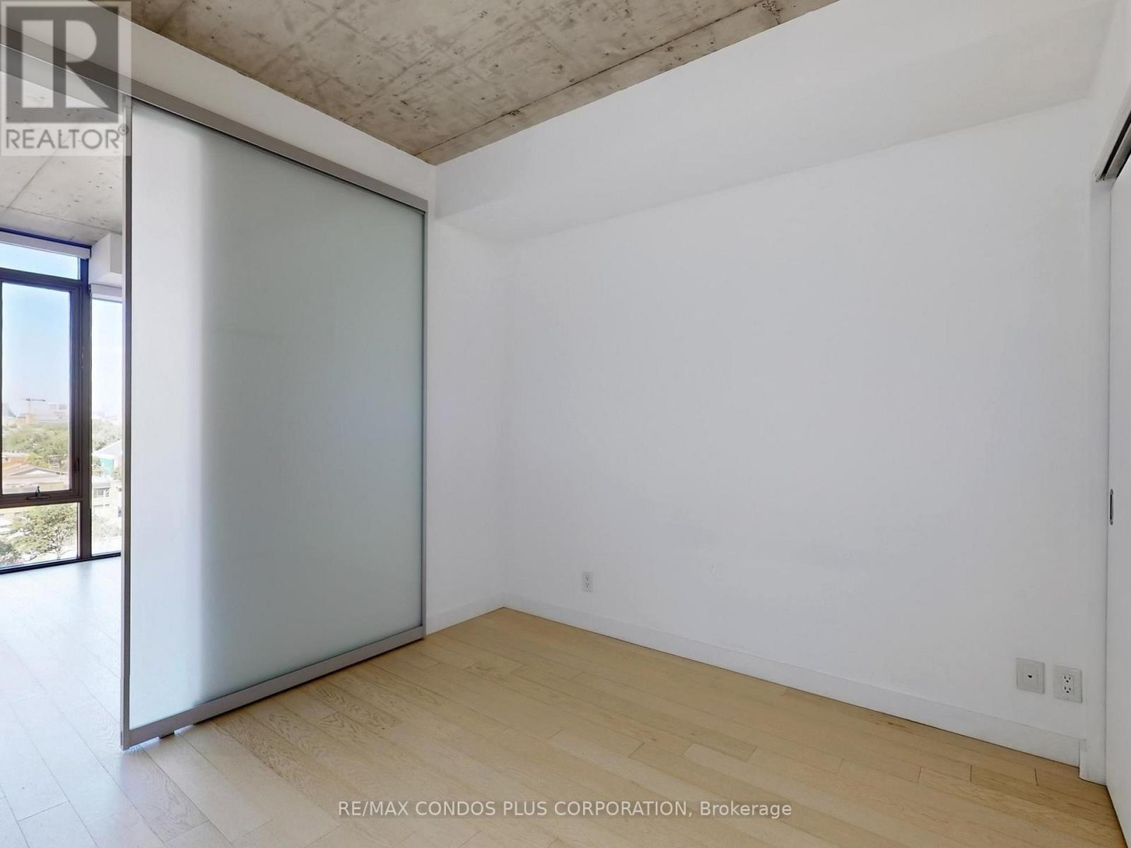705 - 111 Bathurst Street, Toronto, Ontario  M5V 0M9 - Photo 27 - C12694142