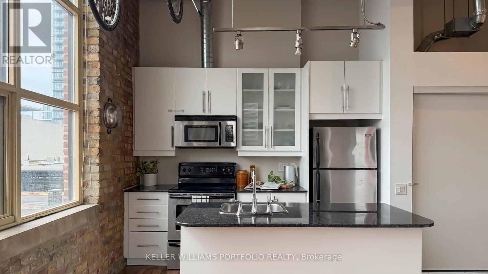 401 - 736 Dundas Street E, Toronto, Ontario  M5A 2C5 - Photo 8 - C12694264