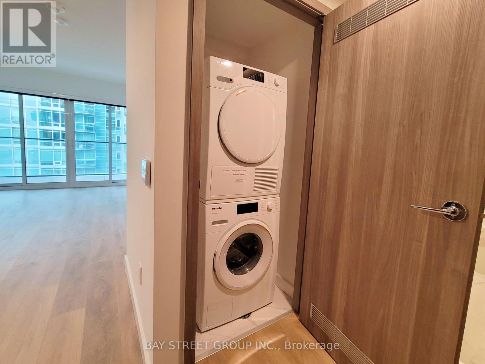 905 - 1 Concord Cityplace Way, Toronto, Ontario  M5V 0X3 - Photo 14 - C12694182